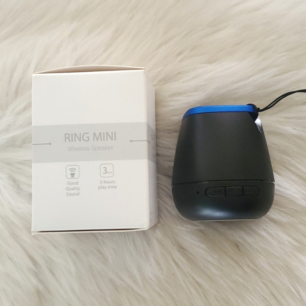 NIB ring mini wireless speaker